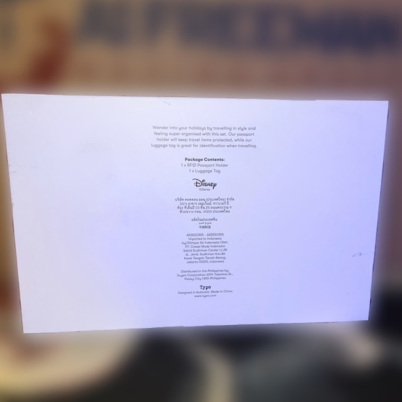 Disney Typo | Alice in Wonderland Luggage Tag and Passport Cover Set - Picture 2 of 2